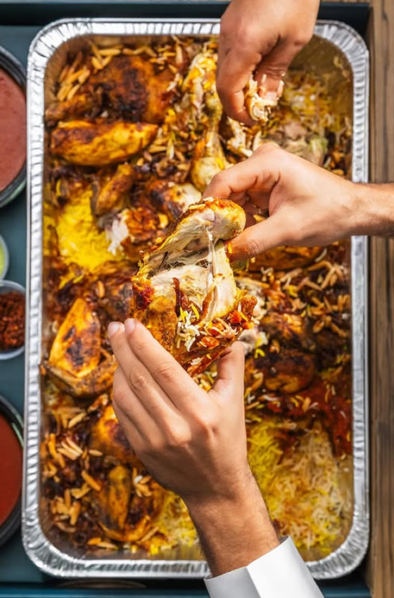 Mchbosna machbos being served from a tray