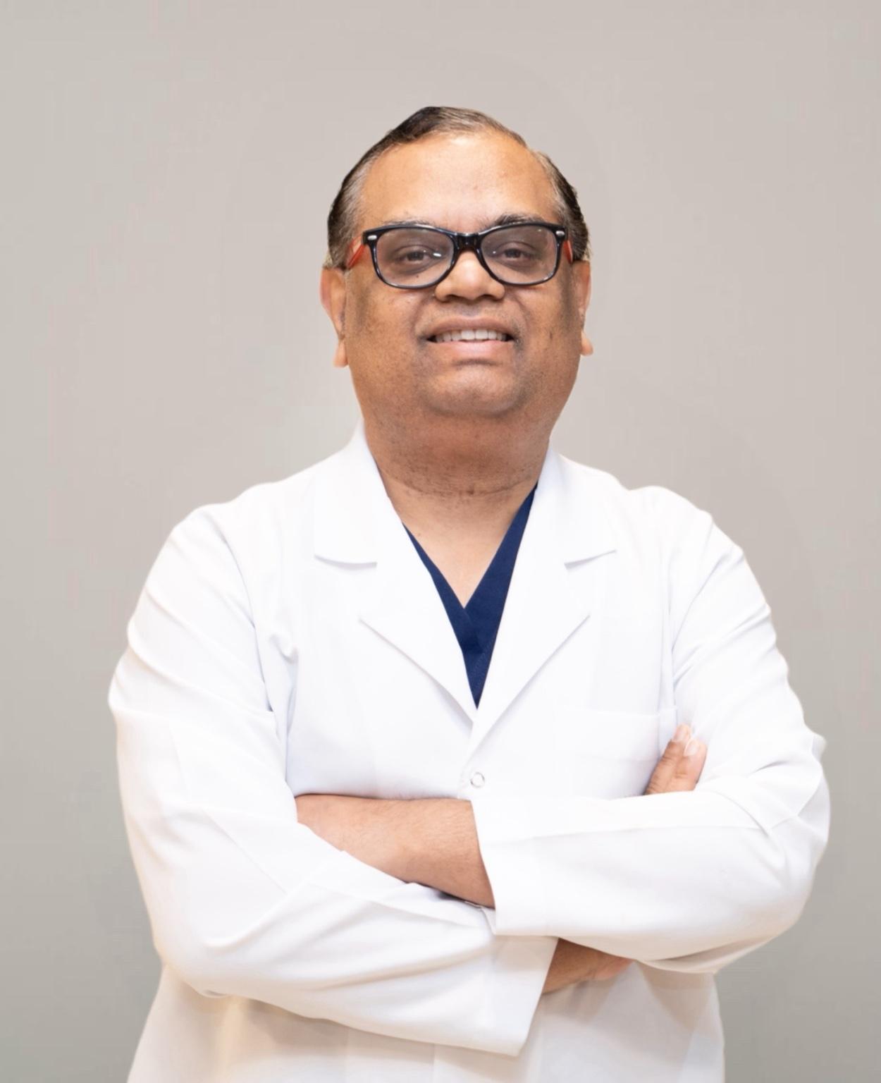 Dr. Sanjeev Prasad - Medical Director Jleeb Al Shuyoukh
